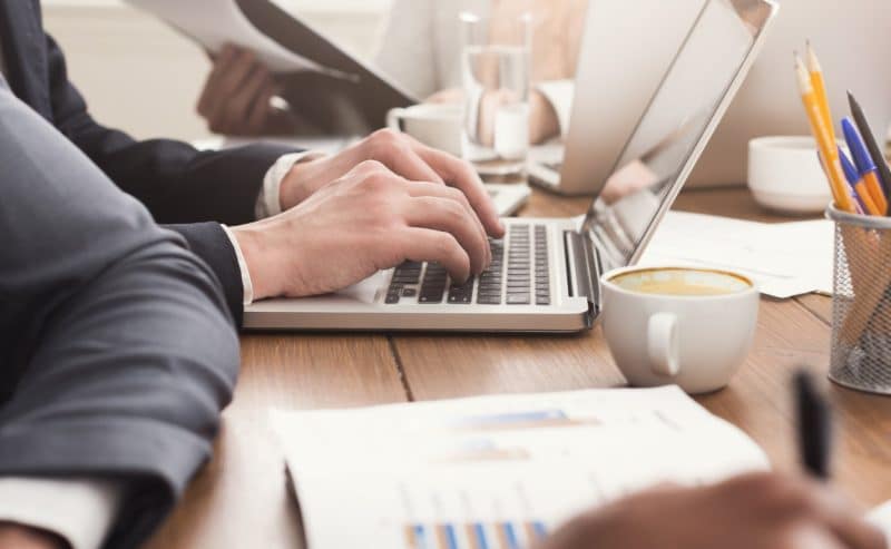 Società inattive (Mantelhandel) in Svizzera: rischi, normativa 2025 e cosa sapere delle società mantello giuridico (DUPLICA)